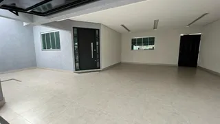 Casa com 3 Quartos à venda, 220m² no Custódio Pereira, Uberlândia - Foto 4