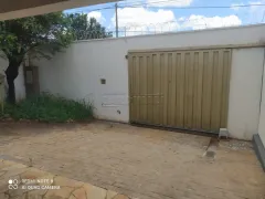 Casa com 3 Quartos para alugar, 168m² no Vila Xavier, Araraquara - Foto 2