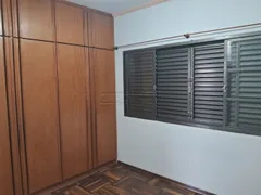 Casa com 3 Quartos para alugar, 171m² no Centro, Araraquara - Foto 14