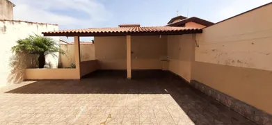 Casa com 3 Quartos à venda, 180m² no Jardim Astro, Sorocaba - Foto 2