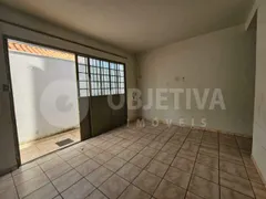 Casa com 2 Quartos para alugar, 80m² no Santa Luzia, Uberlândia - Foto 7
