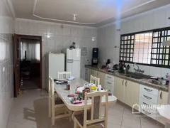 Casa com 3 Quartos à venda, 188m² no Jardim Santa Helena, Maringá - Foto 8