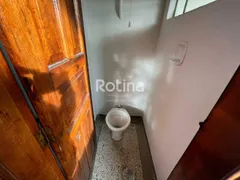 Apartamento com 3 Quartos para alugar, 100m² no Nossa Senhora Aparecida, Uberlândia - Foto 14