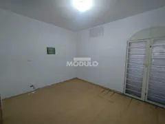 Casa com 3 Quartos para alugar, 180m² no Osvaldo Rezende, Uberlândia - Foto 10