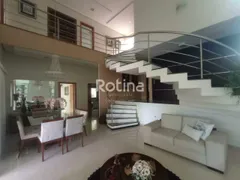 Casa de Condomínio com 4 Quartos para alugar, 315m² no Morada da Colina, Uberlândia - Foto 2