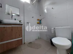 Casa com 3 Quartos à venda, 208m² no Planalto, Uberlândia - Foto 12