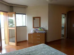 Casa de Condomínio com 3 Quartos à venda, 428m² no Granja Viana, Cotia - Foto 17