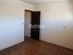 Casa com 4 Quartos para alugar, 300m² no Custódio Pereira, Uberlândia - Foto 11