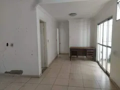 Casa com 6 Quartos para alugar, 400m² no Nossa Senhora Aparecida, Uberlândia - Foto 6