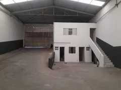 Galpão / Depósito / Armazém para alugar, 560m² no Fazendinha, Santana de Parnaíba - Foto 1