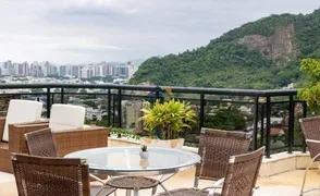 Casa com 3 Quartos para alugar, 4950m² no Joá, Rio de Janeiro - Foto 1