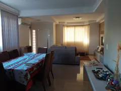 Casa com 3 Quartos à venda, 200m² no Jardim Ipanema, Maringá - Foto 4