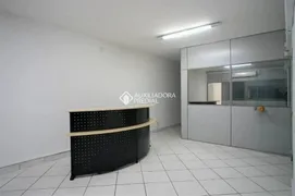 Conjunto Comercial / Sala para alugar, 157m² no Centro Histórico, Porto Alegre - Foto 2