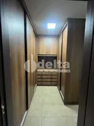 Casa com 3 Quartos à venda, 124m² no Aclimacao, Uberlândia - Foto 2