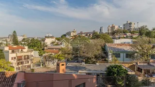 Casa com 4 Quartos à venda, 243m² no Três Figueiras, Porto Alegre - Foto 8