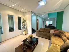 Sobrado com 4 Quartos à venda, 213m² no Setor Marechal Rondon, Goiânia - Foto 1