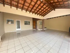 Casa com 3 Quartos à venda, 220m² no Jardim Continental, Marília - Foto 2