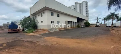 Galpão / Depósito / Armazém para alugar, 1700m² no Dona Zulmira, Uberlândia - Foto 6