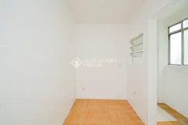 Apartamento com 2 Quartos para alugar, 56m² no Alto Teresópolis, Porto Alegre - Foto 6