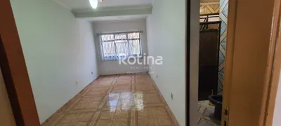 Casa com 3 Quartos à venda, 233m² no Segismundo Pereira, Uberlândia - Foto 28