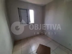 Apartamento com 2 Quartos para alugar, 55m² no Jardim Brasília, Uberlândia - Foto 9