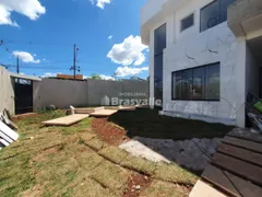 Casa com 3 Quartos à venda, 300m² no Universitário, Cascavel - Foto 3