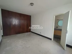 Casa com 4 Quartos para alugar, 220m² no Osvaldo Rezende, Uberlândia - Foto 1