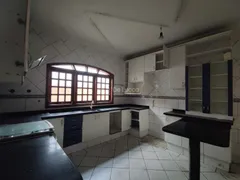 Casa Comercial com 3 Quartos para alugar, 216m² no Ponte Preta, Campinas - Foto 2