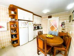 Casa com 3 Quartos para alugar, 232m² no São Sebastião, Porto Alegre - Foto 24
