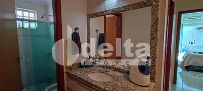 Casa com 3 Quartos à venda, 230m² no Segismundo Pereira, Uberlândia - Foto 12