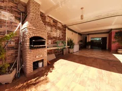 Casa com 4 Quartos à venda, 229m² no Jardim Patrícia, Uberlândia - Foto 2