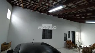 Casa com 2 Quartos à venda, 146m² no Granada, Uberlândia - Foto 2