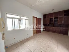 Casa com 2 Quartos à venda, 200m² no Centro, Uberlândia - Foto 3
