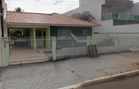 Casa com 2 Quartos à venda, 229m² no Jardim Iguaçu, Maringá - Foto 1