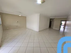 Casa com 3 Quartos à venda, 220m² no Jardim América, Goiânia - Foto 3