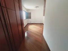 Sobrado com 4 Quartos para alugar, 425m² no Vigilato Pereira, Uberlândia - Foto 18