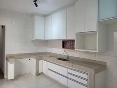 Casa com 3 Quartos à venda, 160m² no Brasil, Uberlândia - Foto 3