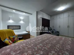 Casa com 3 Quartos à venda, 208m² no Planalto, Uberlândia - Foto 8