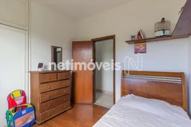 Casa com 3 Quartos para alugar, 270m² no Palmares, Belo Horizonte - Foto 13