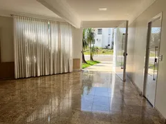 Casa de Condomínio com 3 Quartos à venda, 400m² no Jardins Madri, Goiânia - Foto 2