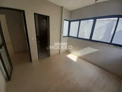 Apartamento com 2 Quartos para alugar, 63m² no Umuarama, Uberlândia - Foto 4