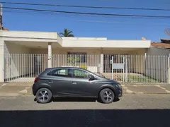 Casa com 4 Quartos para alugar, 220m² no Nossa Senhora Aparecida, Uberlândia - Foto 1