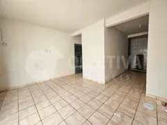 Casa com 2 Quartos para alugar, 80m² no Santa Luzia, Uberlândia - Foto 5