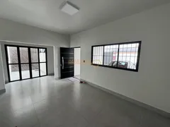 Casa com 3 Quartos à venda, 177m² no Centro, Araguari - Foto 9