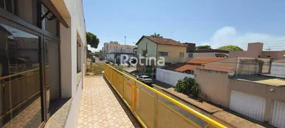 Casa com 3 Quartos à venda, 233m² no Segismundo Pereira, Uberlândia - Foto 20