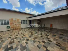 Casa com 3 Quartos para alugar, 190m² no Jardim Patrícia, Uberlândia - Foto 5