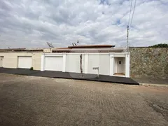 Casa com 3 Quartos à venda, 117m² no Tubalina, Uberlândia - Foto 2