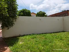 Casa com 3 Quartos para alugar, 216m² no Jardim América, Goiânia - Foto 14