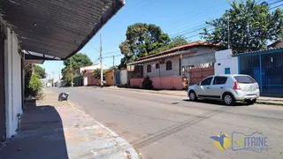 Casa com 3 Quartos à venda, 247m² no Vila Santa Helena, Goiânia - Foto 3