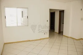 Apartamento com 3 Quartos para alugar, 69m² no Centro, Pelotas - Foto 2